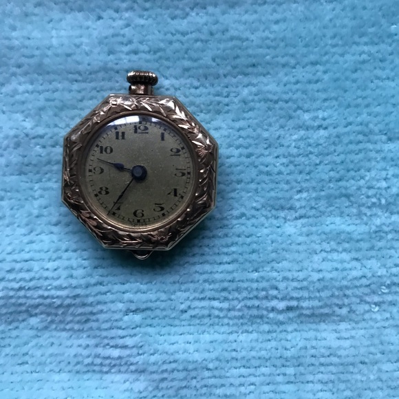 Vintage timepiece ⌚️chain not included 🥰 - Picture 5 of 6